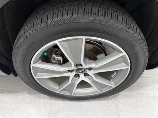 2025 Audi Q5 45 S line quattro Premium