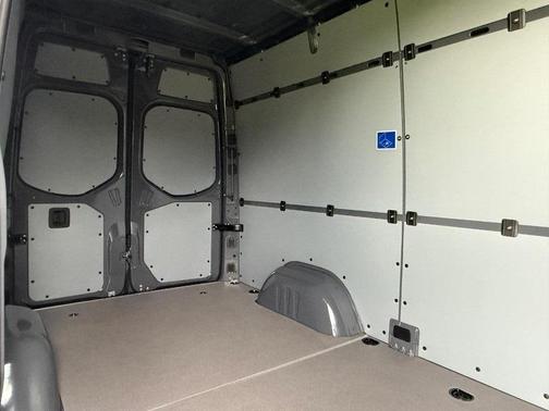 2025 Mercedes-Benz Sprinter 2500 Standard Roof