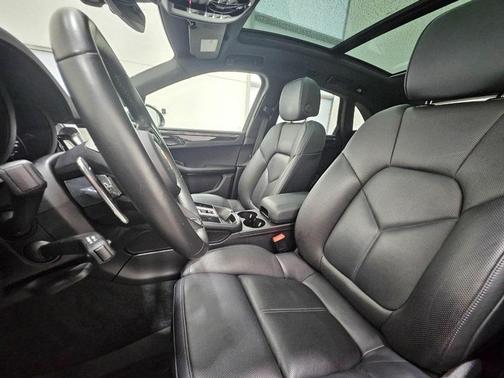 2023 Porsche Macan T