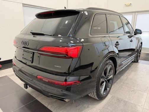 Mythos Black Metallic 2026 Audi Q7 55 Premium Plus