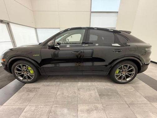 2023 Porsche Cayenne E-Hybrid Coupe Platinum Edition
