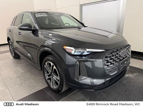 Tambora Gray Metallic 2025 Audi Q5 2.0T quattro Premium