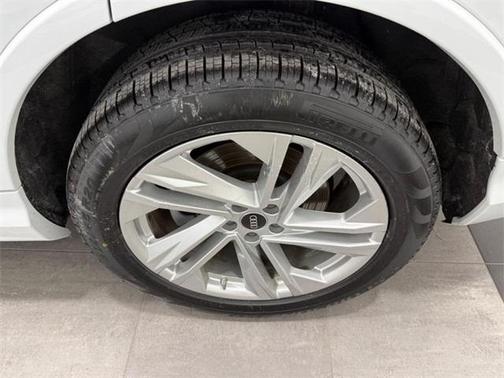 2023 Audi Q7 45 Premium