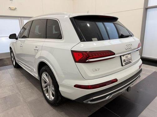 2023 Audi Q7 45 Premium