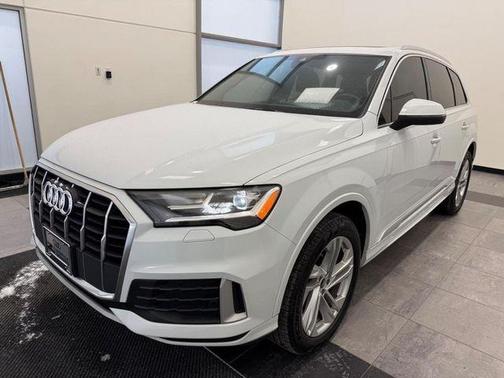 2023 Audi Q7 45 Premium