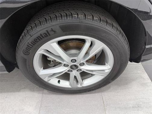2024 Audi Q3 45 S line Premium