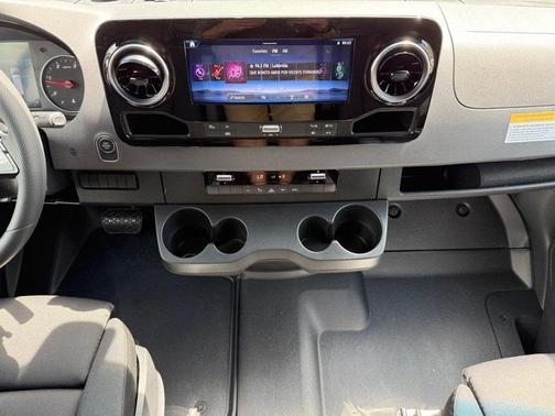 2025 Mercedes-Benz Sprinter 2500 Standard Roof