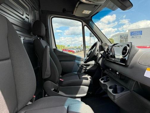 2025 Mercedes-Benz Sprinter 2500 Standard Roof