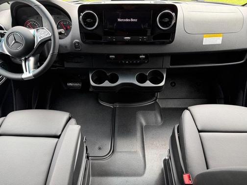 2025 Mercedes-Benz Sprinter 2500 High Roof