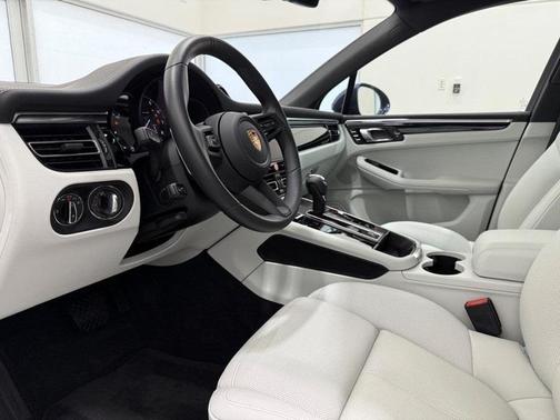 2024 Porsche Macan 