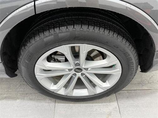 2025 Audi Q7 55 Premium