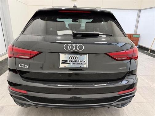 2022 Audi Q3 45 S line Premium