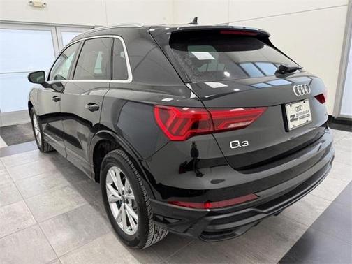 2022 Audi Q3 45 S line Premium