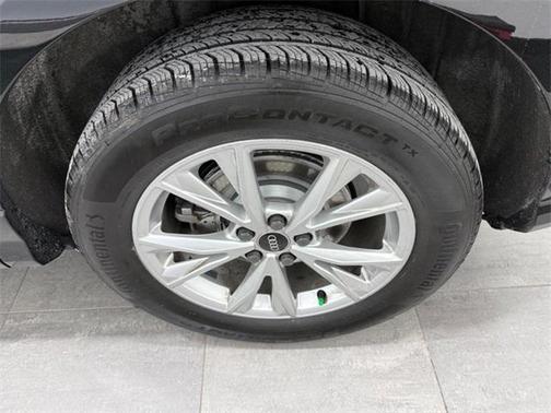 2022 Audi Q3 45 S line Premium