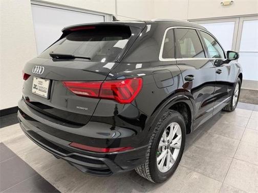 2022 Audi Q3 45 S line Premium