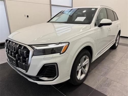 2025 Audi Q7 45 Premium
