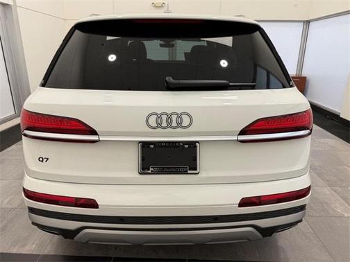 2025 Audi Q7 45 Premium