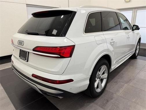 2025 Audi Q7 45 Premium