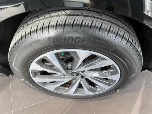 2025 Audi Q6 e-tron Premium