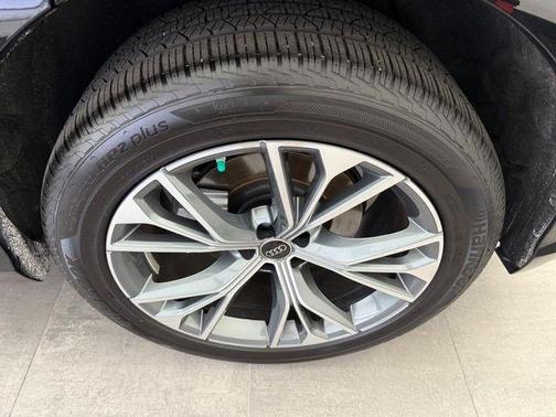 2025 Audi Q8 55 Premium