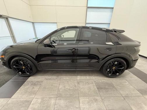 2023 Porsche Cayenne Turbo GT