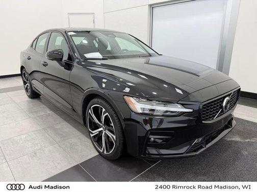 Onyx Black Metallic 2024 Volvo S60 B5 Ultimate Dark Theme