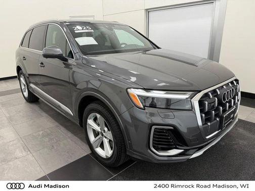 2025 Audi Q7 45 Premium