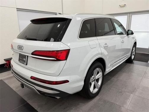 2025 Audi Q7 55 Premium