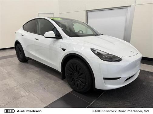 2024 Tesla Model Y Long Range