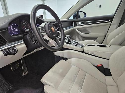 2020 Porsche Panamera GTS