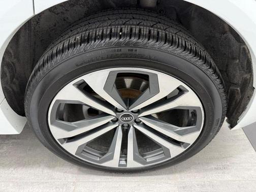 2021 Audi Q8 55 Prestige