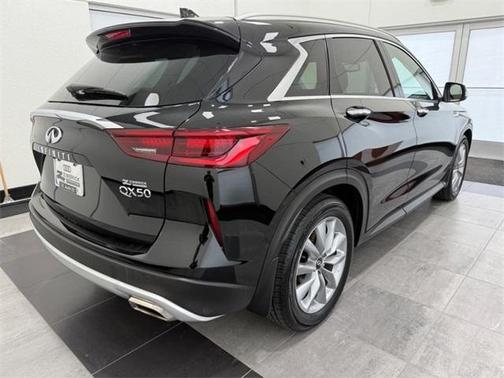 2022 INFINITI QX50 Luxe