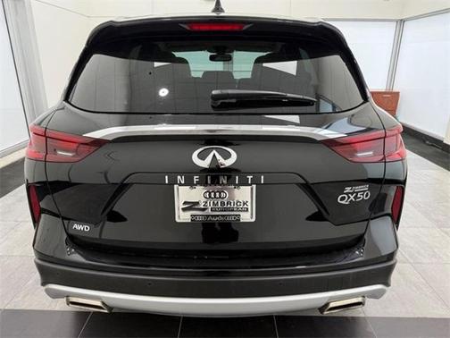 2022 INFINITI QX50 Luxe
