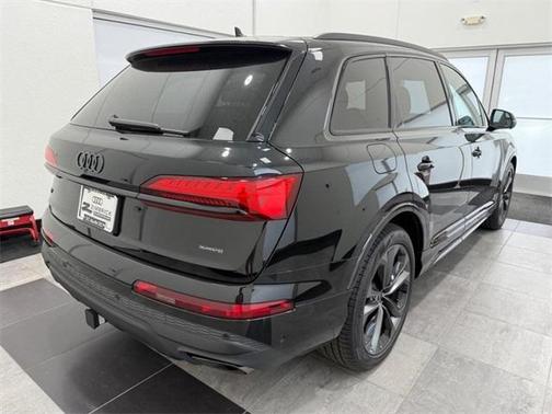 2025 Audi Q7 55 Premium Plus