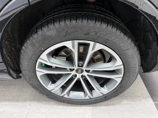 2025 Audi Q7 45 Premium