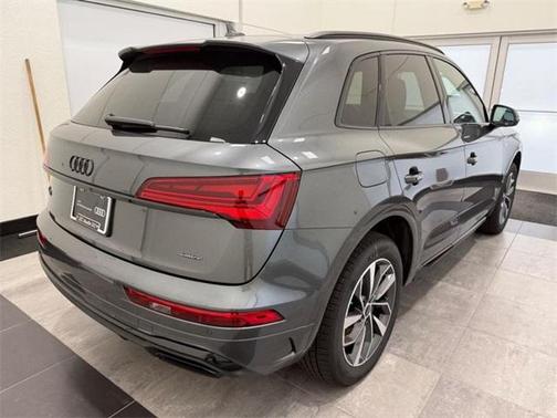 2024 Audi Q5 45 S line quattro Premium