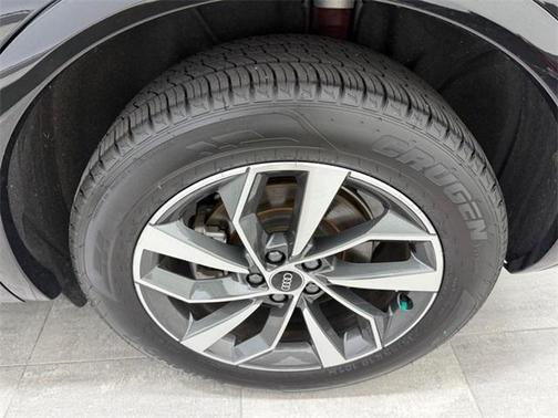 2025 Audi Q5 45 S line quattro Premium
