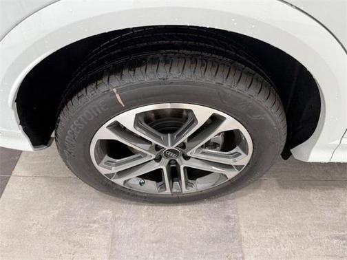 2025 Audi Q5 2.0T quattro Premium