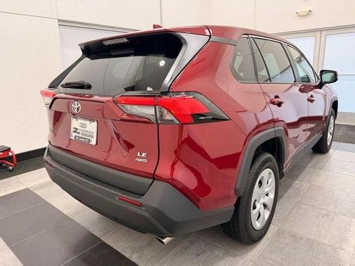 Pearl 2025 Toyota RAV4 LE