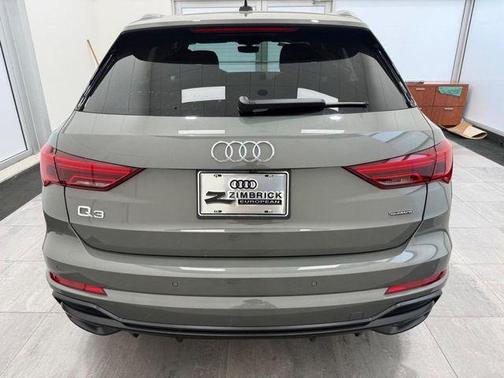 Chronos Gray Metallic 2022 Audi Q3 45 S line Premium