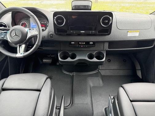 2026 Mercedes-Benz Sprinter 2500 Standard Roof