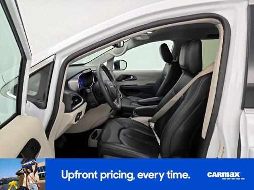 2024 Chrysler Pacifica Touring