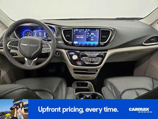 2024 Chrysler Pacifica Touring