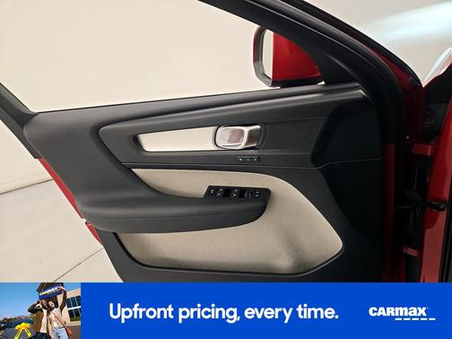 2019 Volvo XC40 T4 Momentum