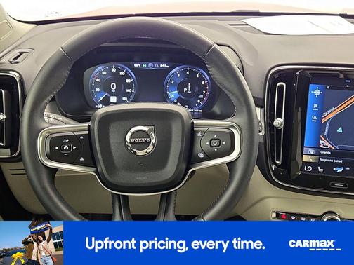 2019 Volvo XC40 T4 Momentum