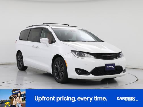 2020 Chrysler Pacifica Red S