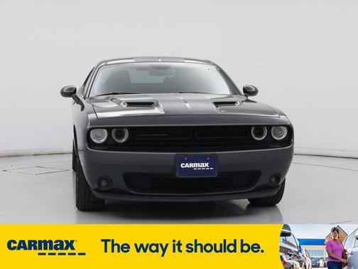 2017 Dodge Challenger SXT Plus