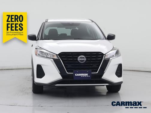 White 2024 Nissan Kicks S