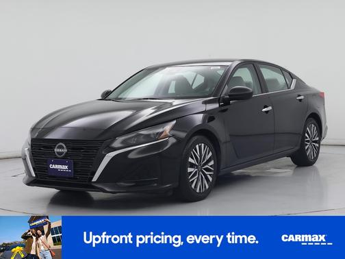 Black 2025 Nissan Altima SV