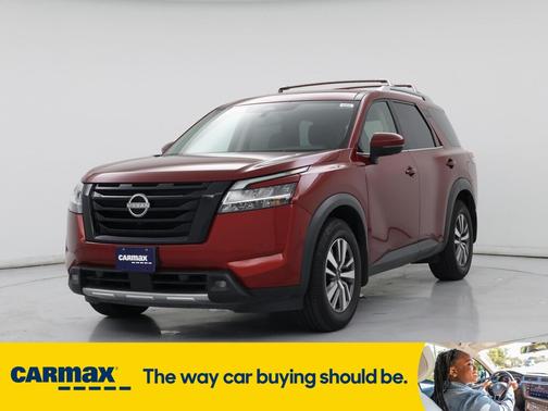 2022 Nissan Pathfinder SL